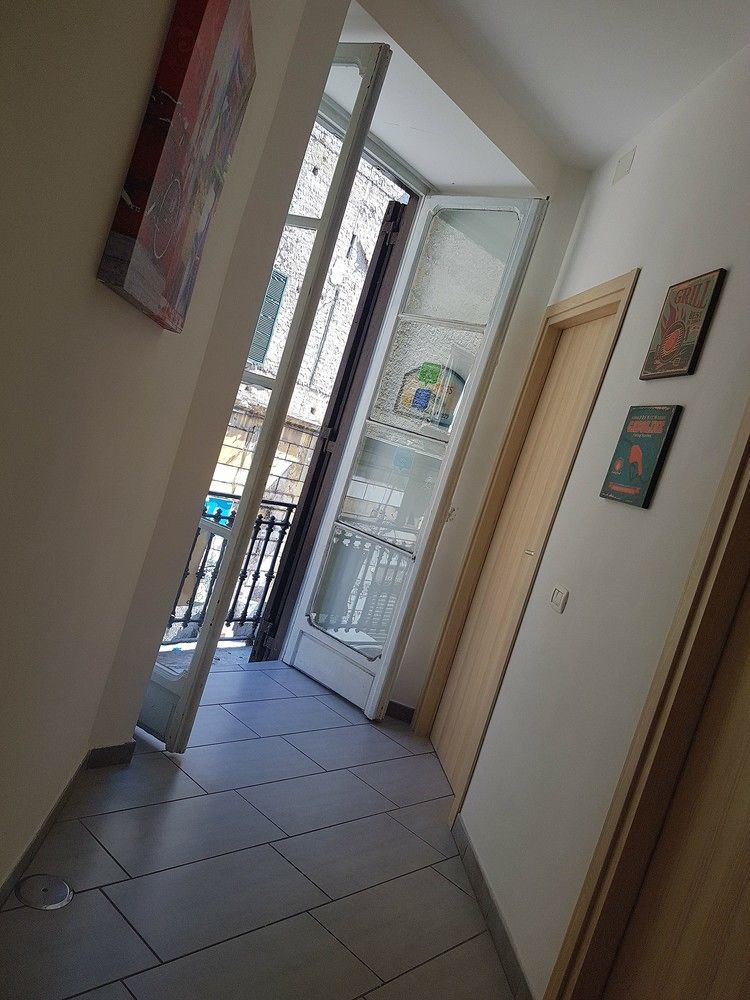 Couette-café 248 Naples
